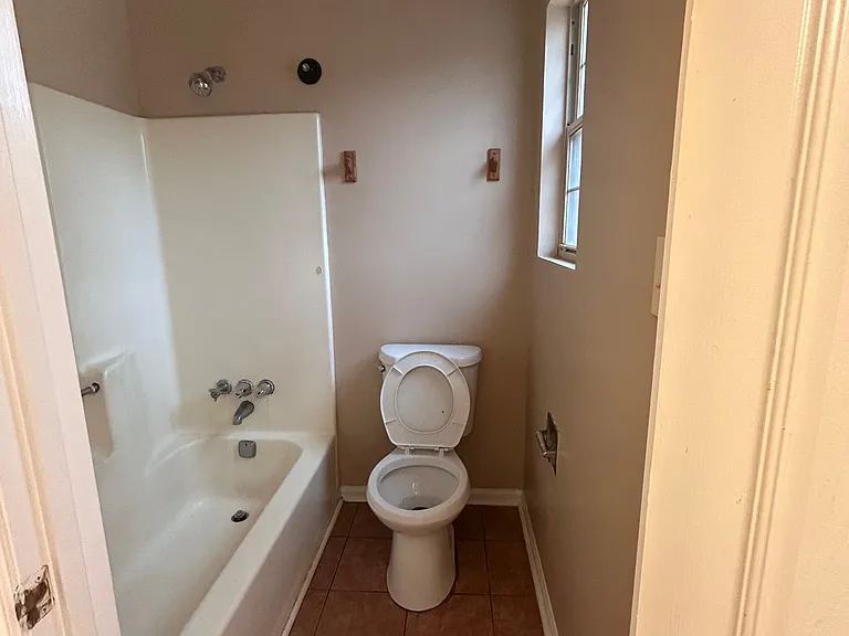 5355 Greenhedge Trl — Photo 8