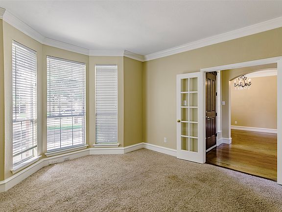 3rd image of 1211 Limestone Creek Dr