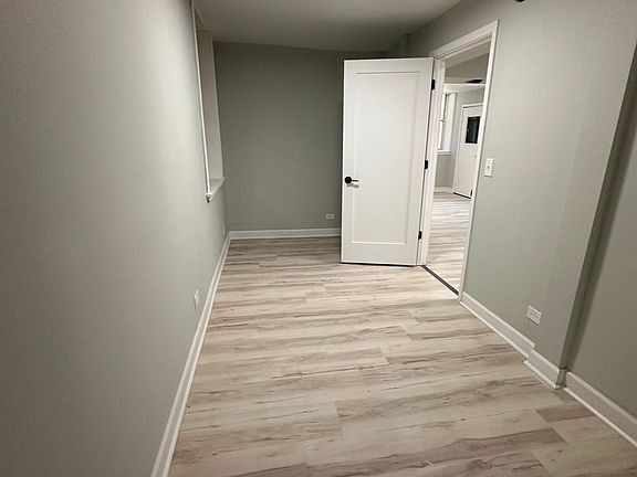 5th image of 2608 W Augusta Blvd #1R