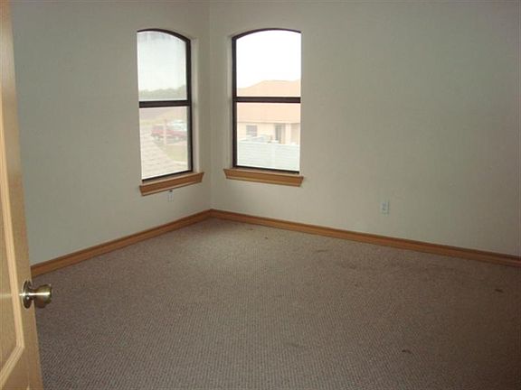 4th image of 1412 W McKinley Ave
