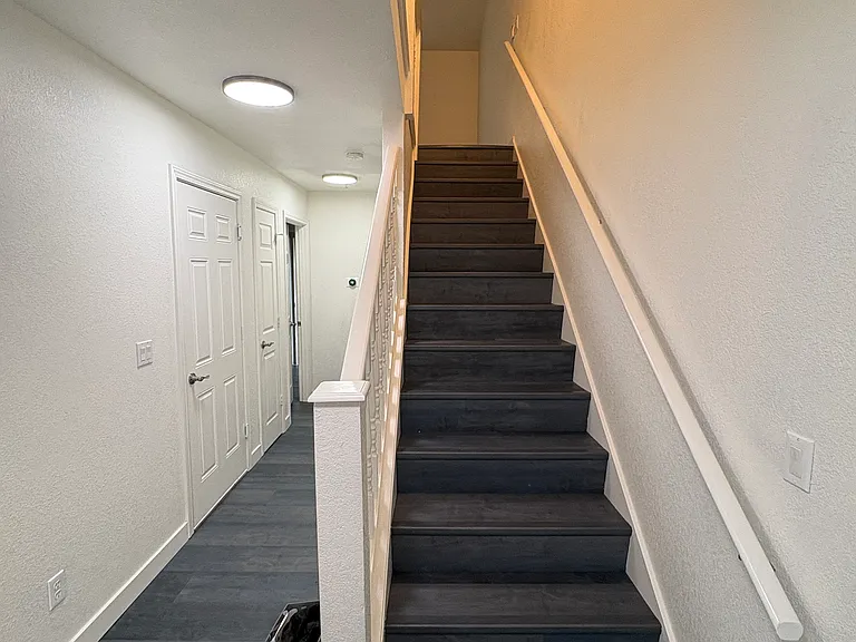 437 Harris Ln #11 — Photo 2