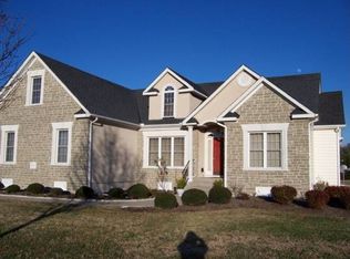 12101 Middlecoff Dr, Chester, VA 23836