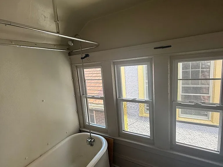 504 Nancy St — Photo 5