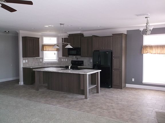 3rd image of 280 Lamplighter Dr