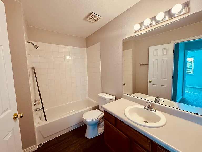 1141 James Ct — Photo 13