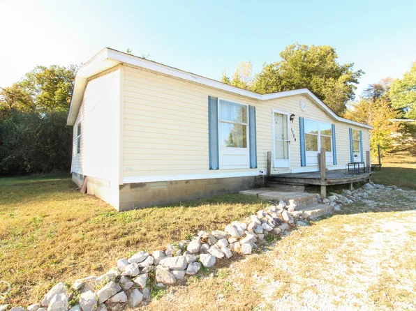 1704 Country Manor St, North Vernon, IN 47265