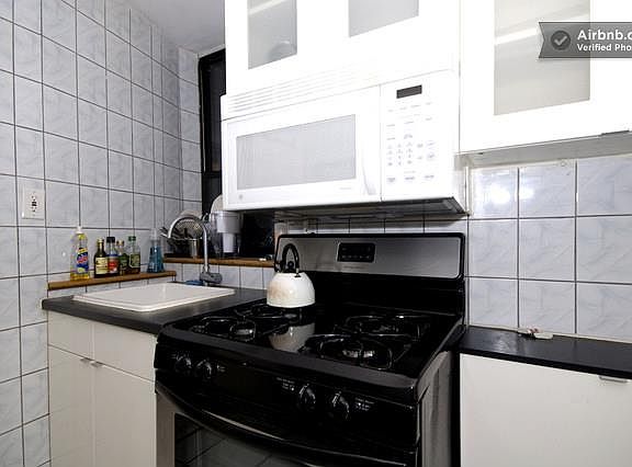 3rd image of 389 Broome St Fl 3