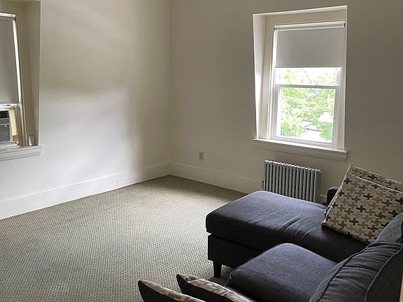 4th image of 239 Charles St Floor 1