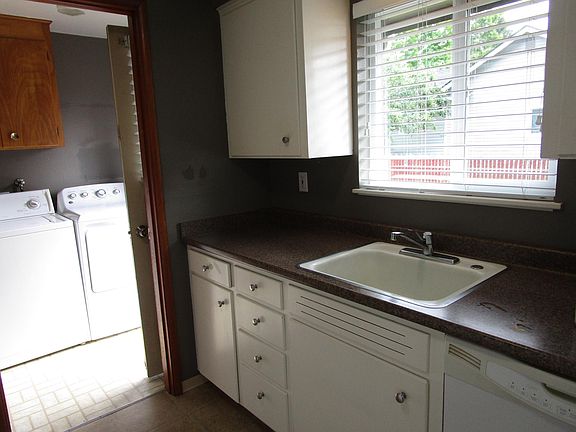 4th image of 712 127th St S #712