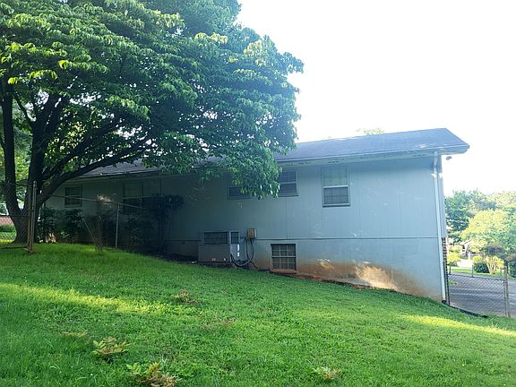 3rd image of 4106 Haven Acres Ln