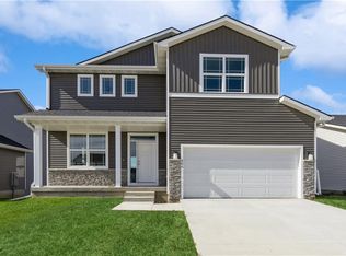 306 NE Country Meadow Dr, Ankeny, IA 50021