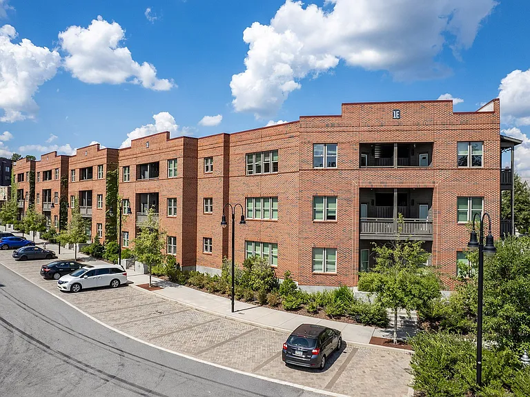 Premiere Lofts at Trilith - Luxury Apartments — Photo 35