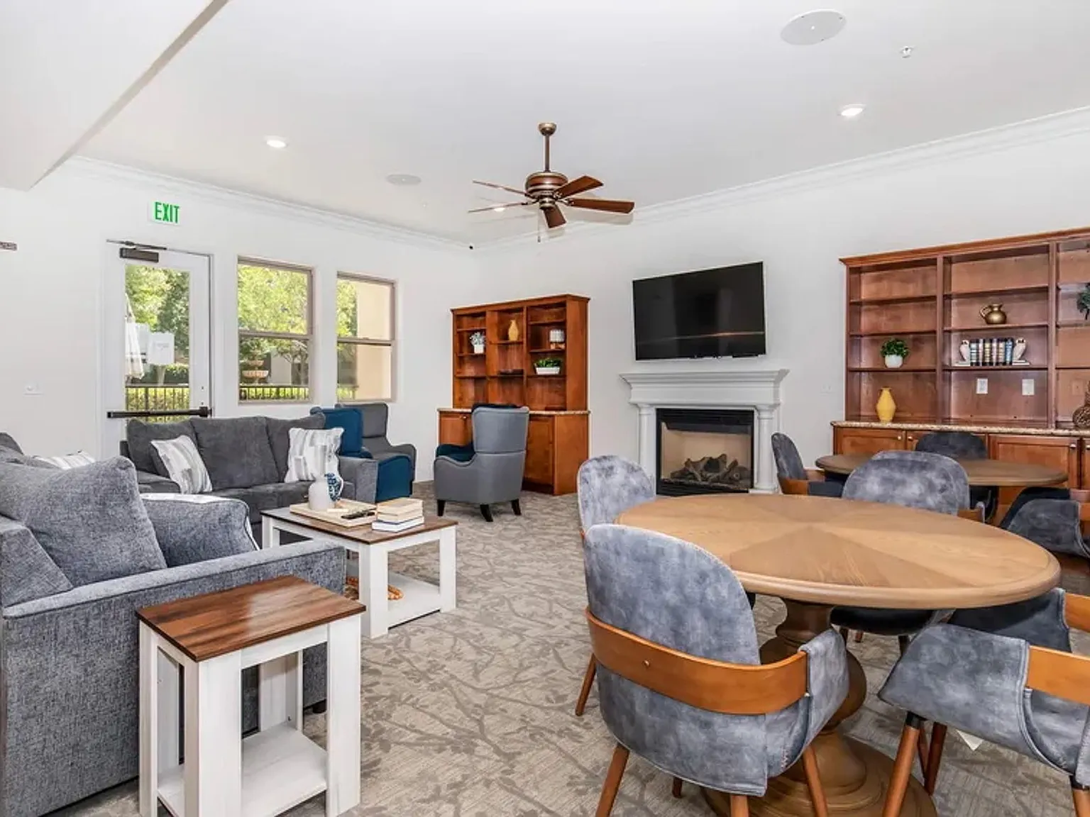 Villa Sorrento Apartments (55+) — Photo 1