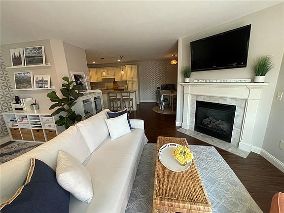5th image of 60 Saw Mill Dr Unit 303
