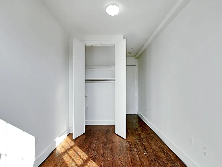 820 Knickerbocker Ave #3R — Photo 13
