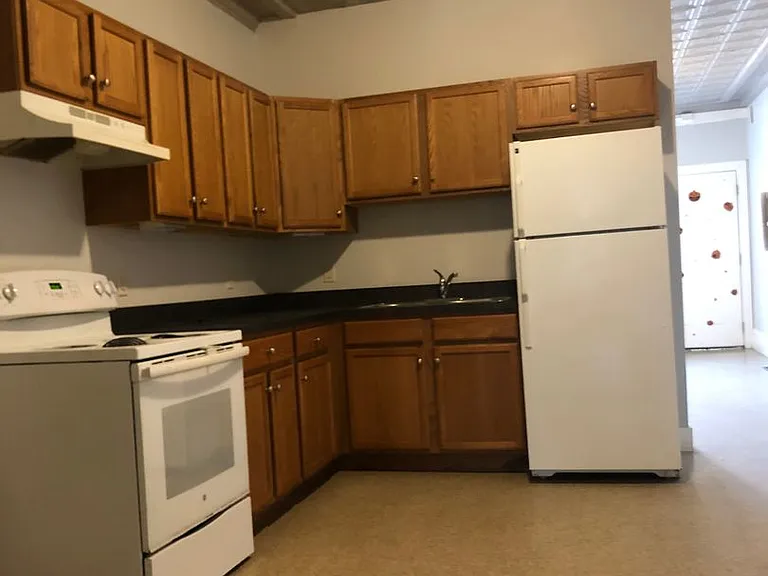 344 S Queen St — Photo 1