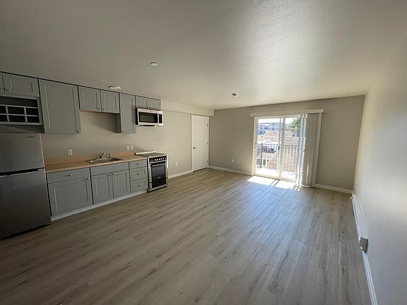 3rd image of 641 N Pine St #5