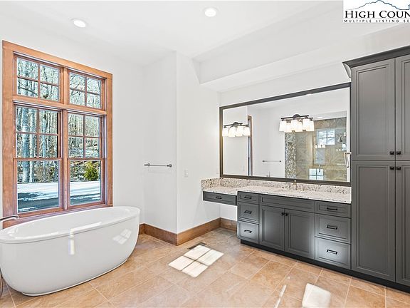 5th image of 1206 Cranberry Trail