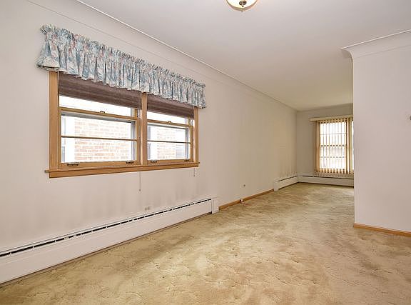 5th image of 3745 N Pontiac Ave