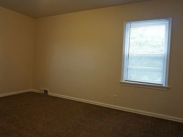 7996 S Main St — Photo 10