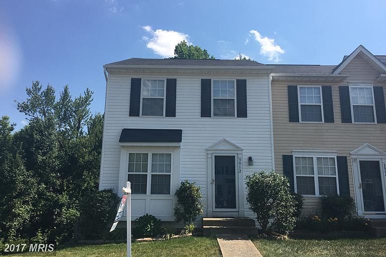 1st image of 3912 Saint Michaels Sq