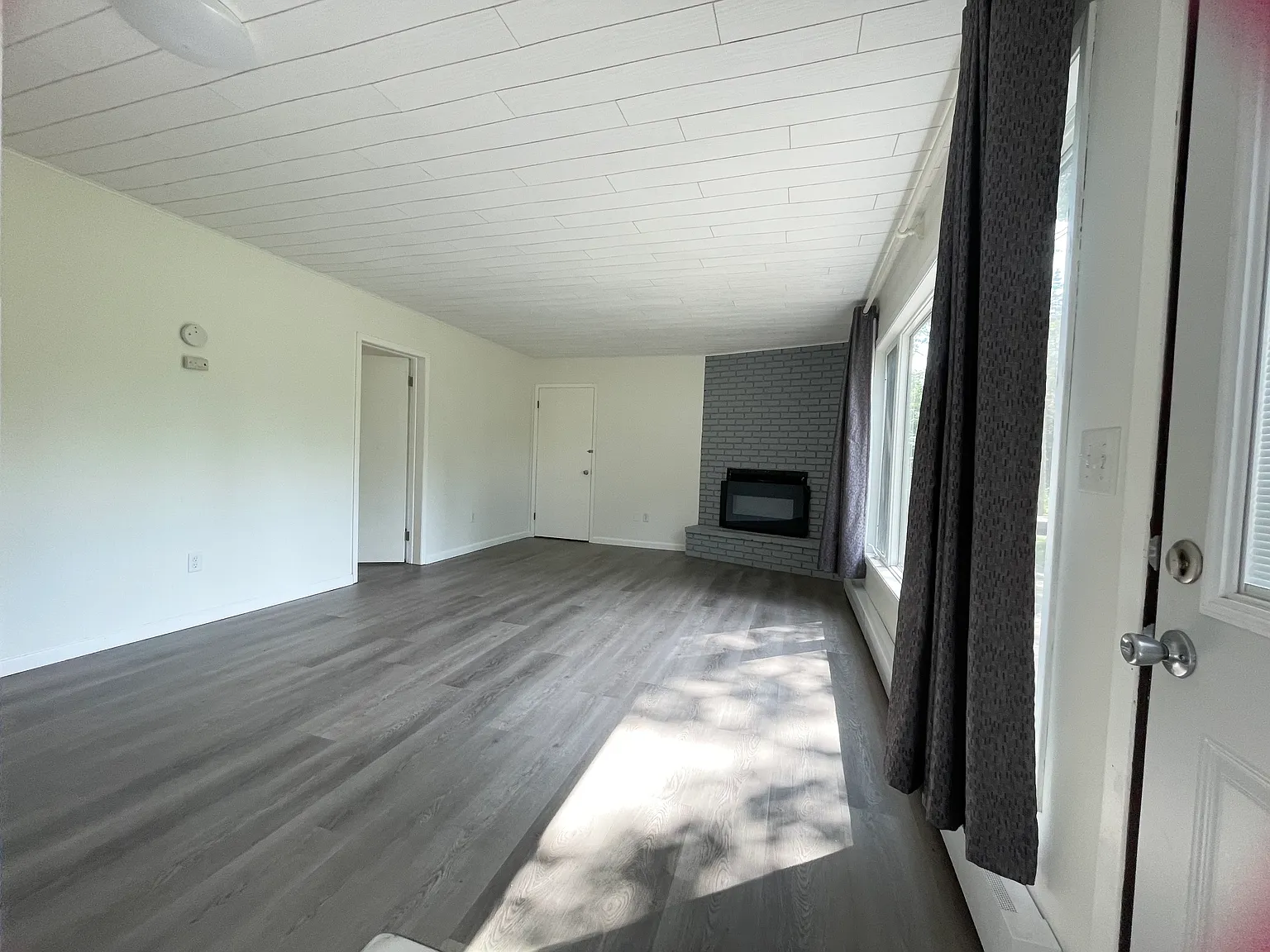 1 bed, 725 sqft, $1,150 — Photo 2
