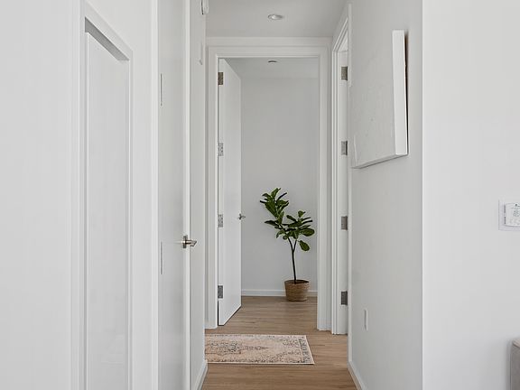 5th image of 545 Vanderbilt Ave APT 3A