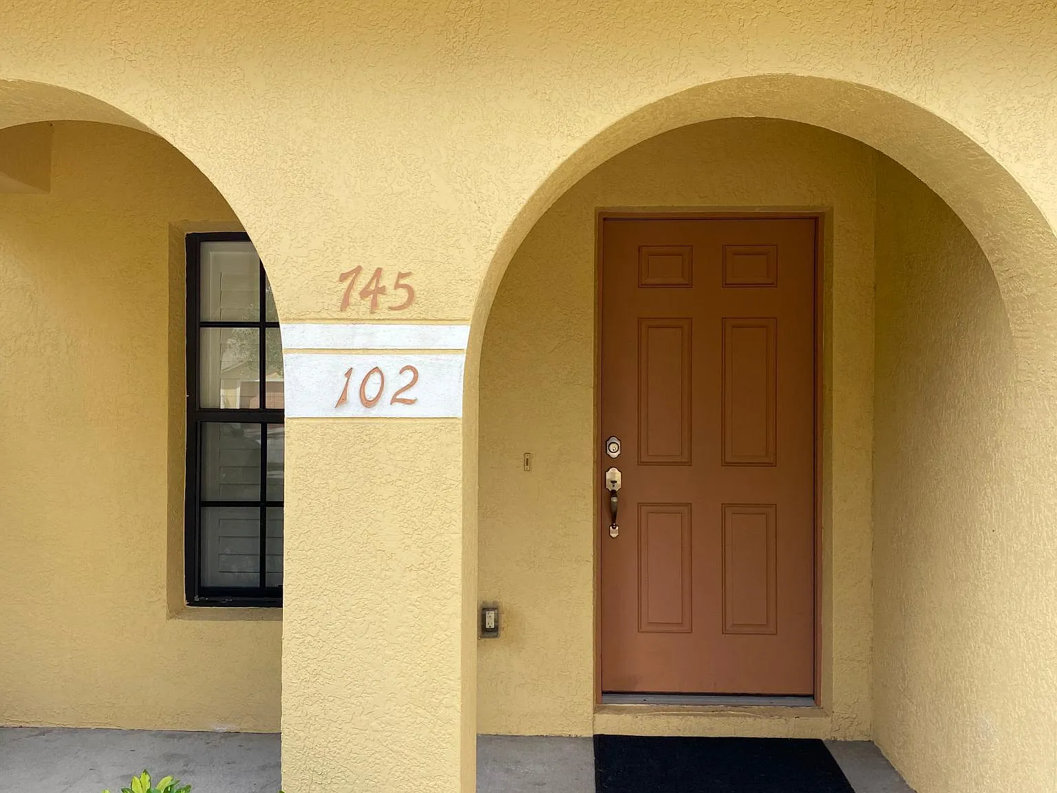 2 bed, 1008 sqft, $1,650 — Photo 2