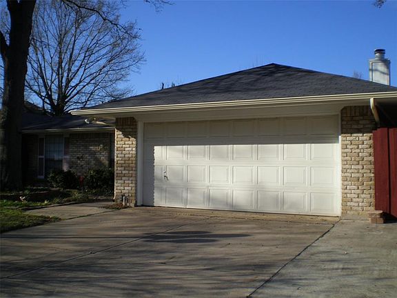 2nd image of 203 Nutmeg Ln