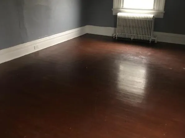 7733 Oak St #2B, Pittsburgh, PA 15237