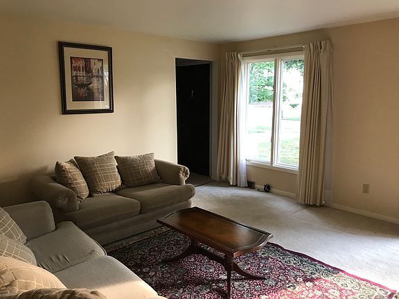 2nd image of 364 Vine Ln