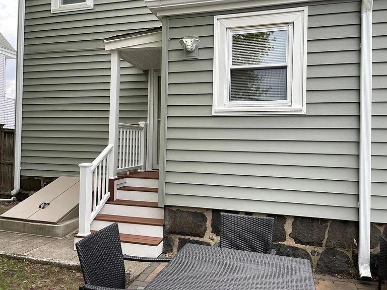 109 Magoun Ave — Photo 26