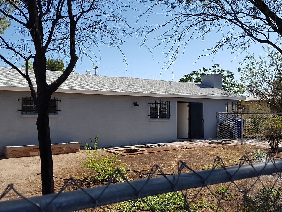 1st image of 934 W Calle Margarita