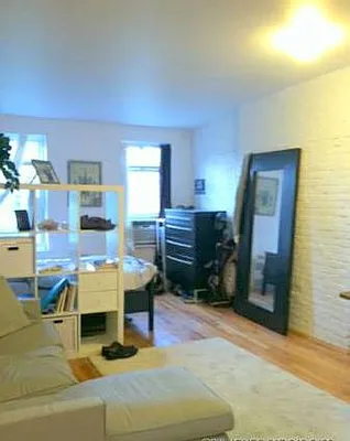 Rented by Chartwell Manhattan Realty | media 7