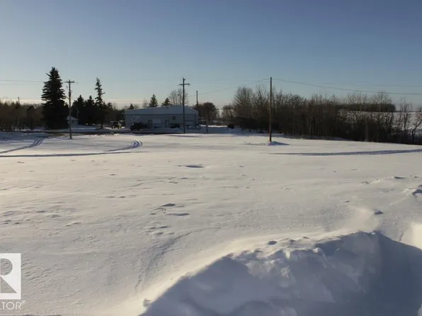 5620 55th Ave, Tofield, AB T0B 4J0