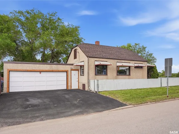201 P Avenue N, Saskatoon, SK S7L 2V6