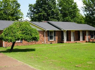 858 Moreland Dr, Gallatin, TN 37066