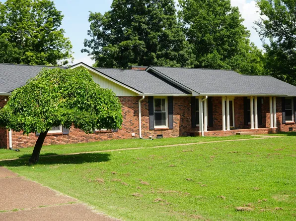 858 Moreland Dr, Gallatin, TN 37066
