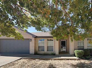 769 Hunter Dr, Azle, TX 76020