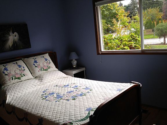 3rd image of 1934 Parkwood Dr SE