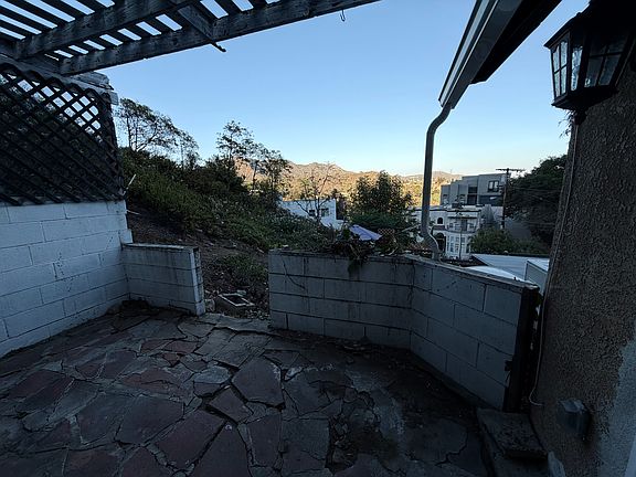 4th image of 6849 Cahuenga Park Trl #1