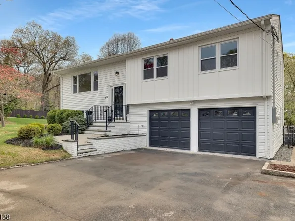 46 McCall Ave, Livingston, NJ 07039