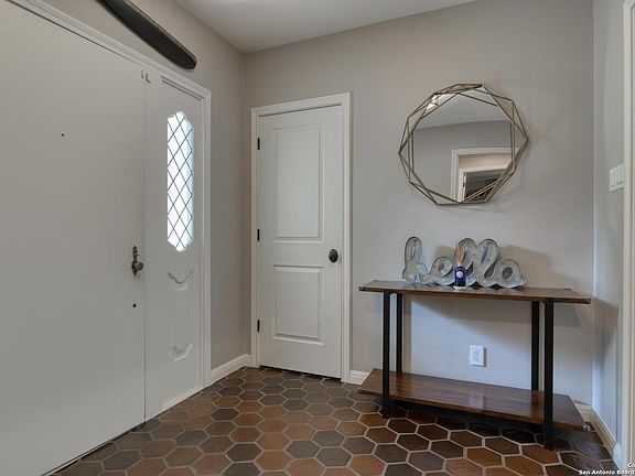 4th image of 10119 Manton Ln