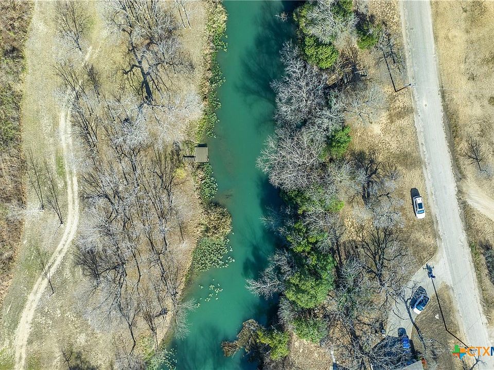 1st image of 528 NW River Rd