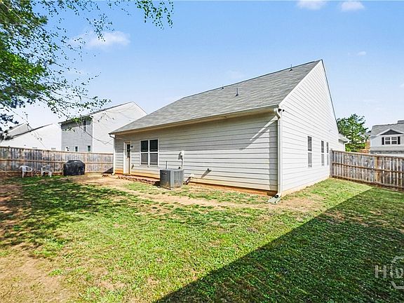 5th image of 940 Creekview Road