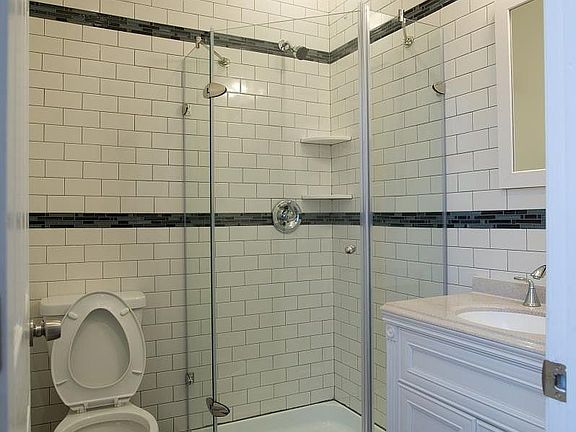 4th image of 2633 Kensington Ave