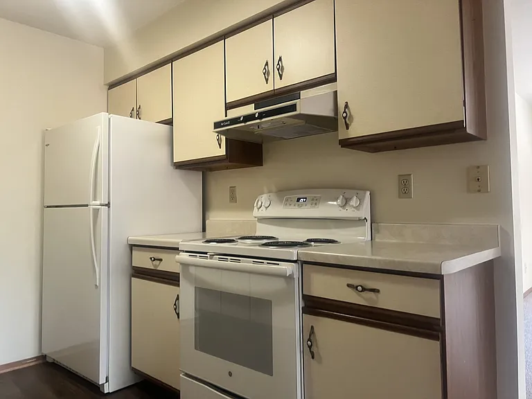 227 N 1st St #2 — Photo 9