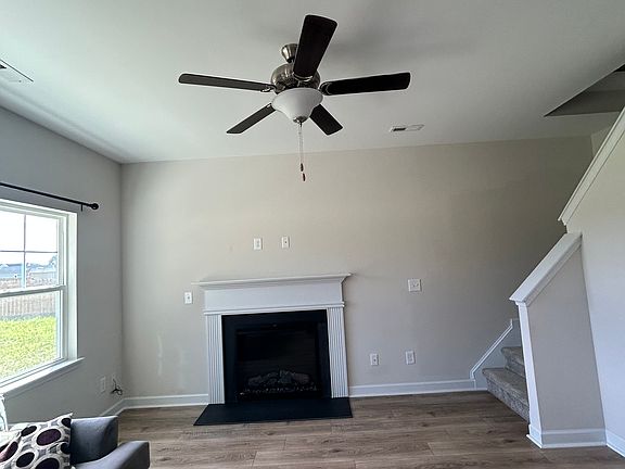 4th image of 127 Uzzell Rd