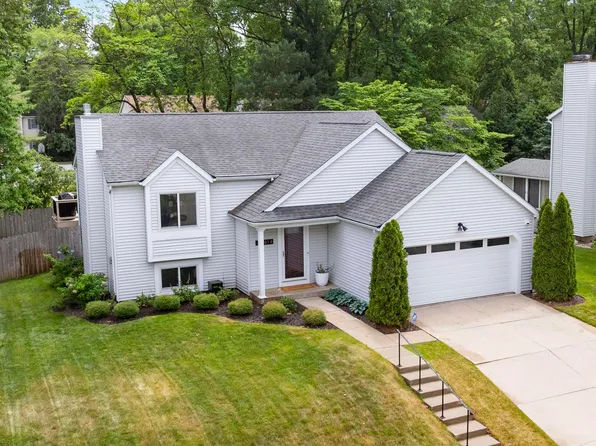 1818 Eagle Point Ct, South Bend, IN 46628