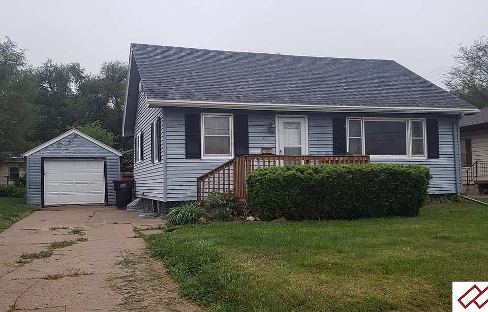 423 N 19th St Beatrice NE 68310 Zillow